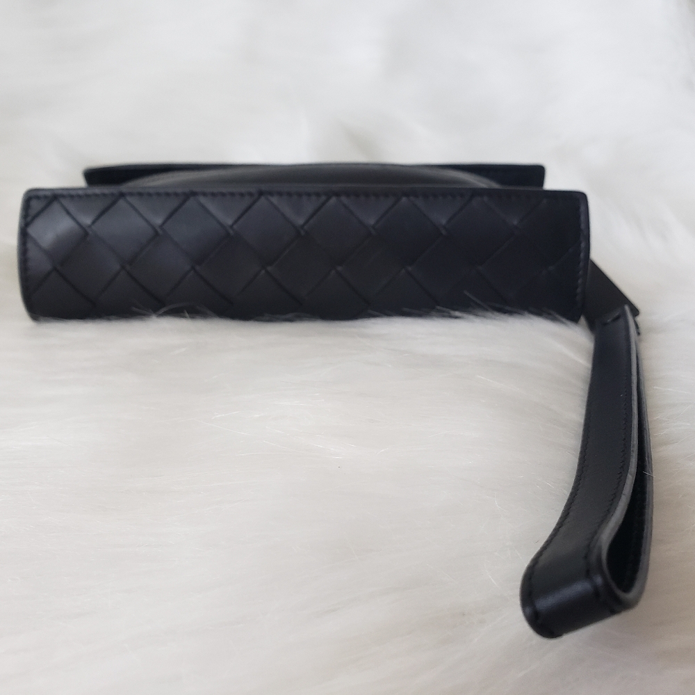 AUTHENTIC Bottega Veneta Entrecciato Pouch Wristlet with 2 COAs